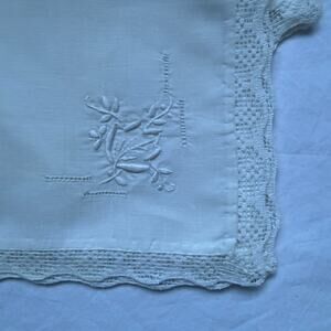 Set of 12 Vintage embroidered Linen Dinner Napkins 17'x17", Creamy White